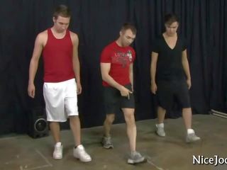 Dans antrenament sesiune se transformă în homosexual xxx video