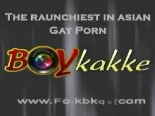 Thajská geek chycený v a homosexuální menage a trois