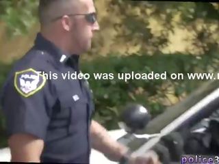 Moški gej umazano video da kurba suspect na na run,